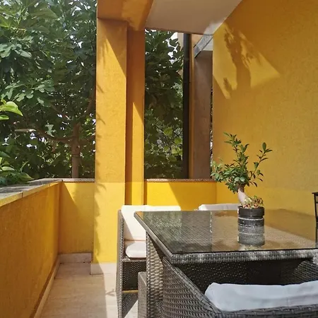 Dalmatini Apartment Tar-Vabriga